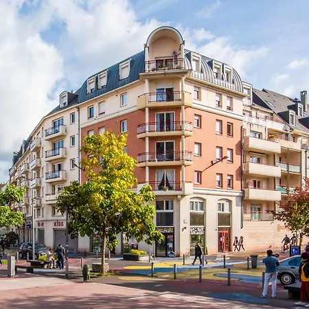 Chic Avec Parking Au Centre-ville 公寓