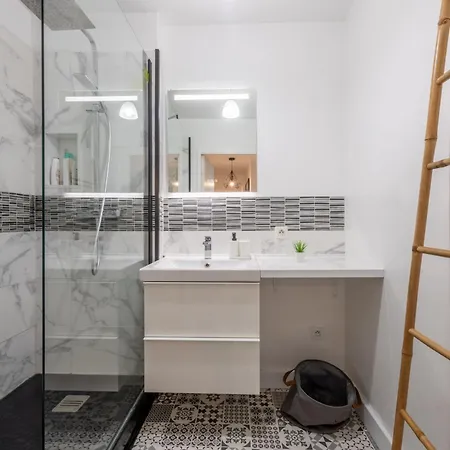 Chic Avec Parking Au Centre-ville アパート