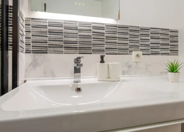 아파트 Chic Avec Parking Au Centre-ville 루앙